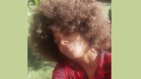 56-летняя Холли Берри показала себя без макияжа