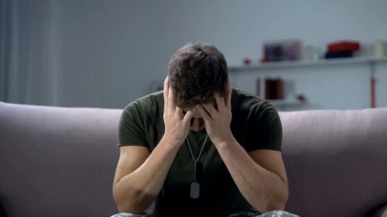 Психотерапевт объяснил разницу между посттравматическим расстройством и тревогой