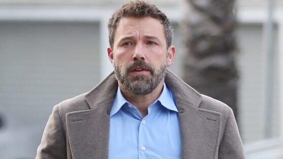 Бен Аффлек снял обручальное кольцо на фоне слухов о разводе